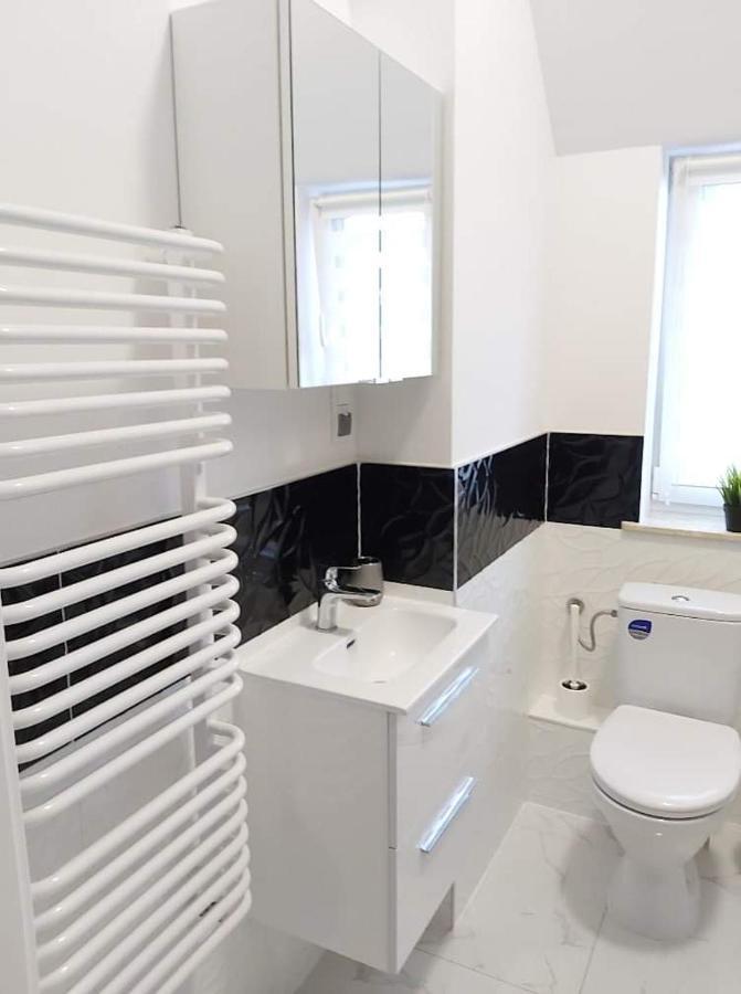 Kameralna Ukosna Apartment เบียวิสตอก ภายนอก รูปภาพ
